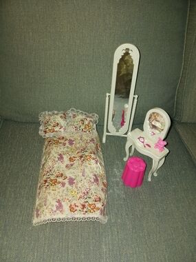 Vintage Barbie Doll Size Bedroom Playset Doll Furniture Vanity Mirror Bed